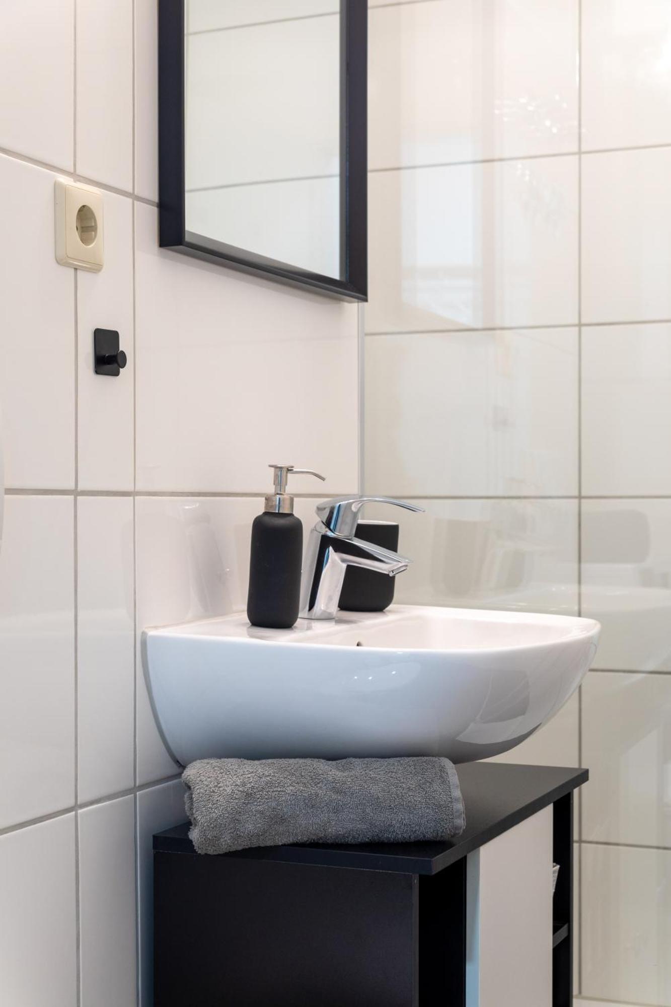 Home Shanti - Studio, Suedvorstadt, Balkon, Tv 莱比锡 外观 照片